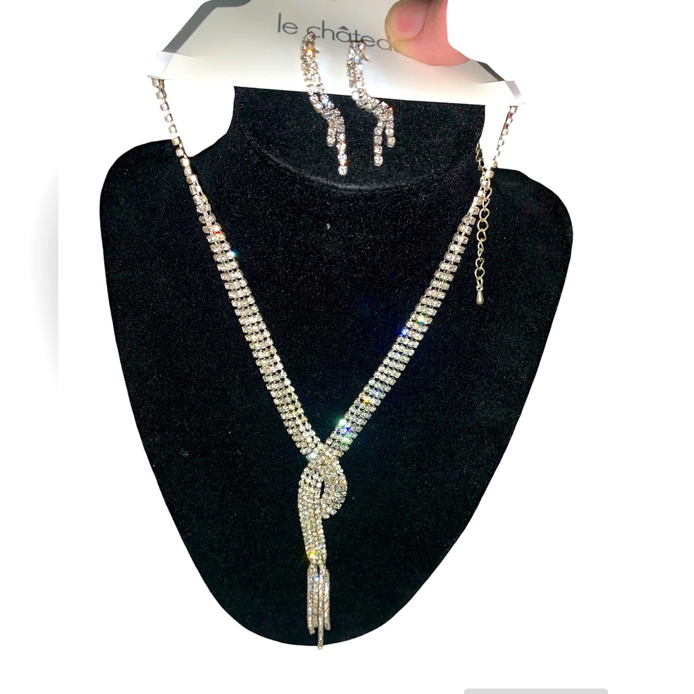 Le Chateau Necklace & drop earrings set